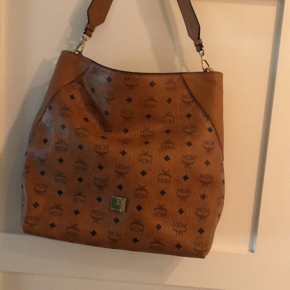 Large bucket bag. Leather - Picture 10 of 12